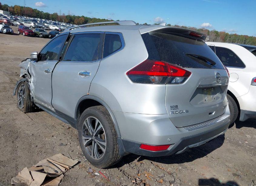 Photo 3 of 2020 Nissan Rogue SV FWD (VIN JN8AT2MT5LW014509)
