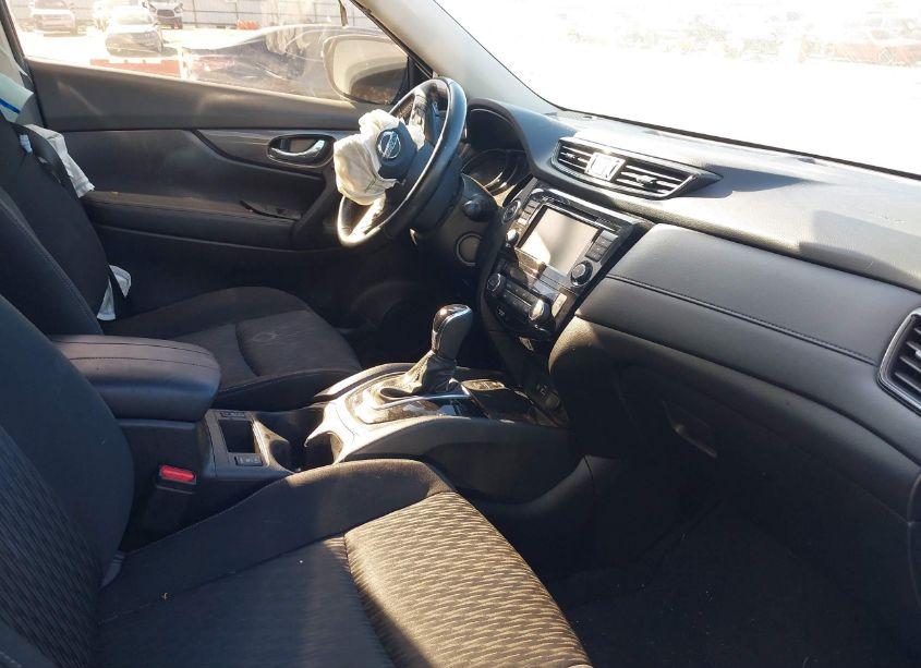 Photo 5 of 2020 Nissan Rogue SV FWD (VIN JN8AT2MT5LW014509)