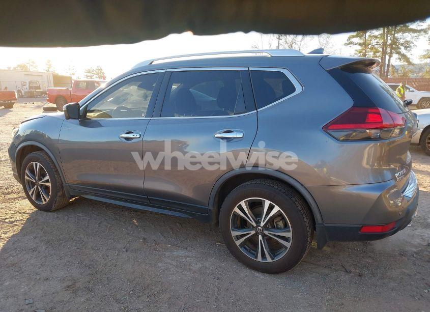 Photo 3 of 2020 Nissan Rogue SV FWD (VIN JN8AT2MT5LW017264)