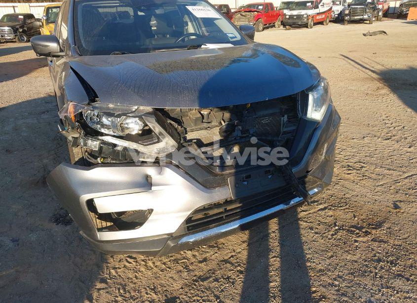 Photo 6 of 2020 Nissan Rogue SV FWD (VIN JN8AT2MT5LW017264)