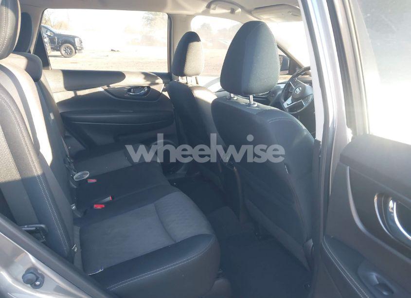 Photo 8 of 2020 Nissan Rogue SV FWD (VIN JN8AT2MT5LW017264)