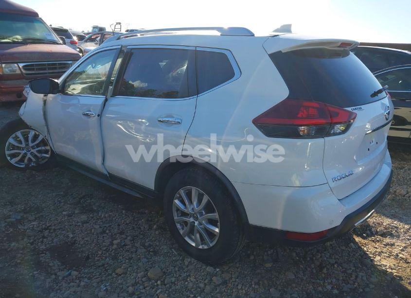 Photo 3 of 2020 Nissan Rogue SV FWD (VIN JN8AT2MT5LW041564)