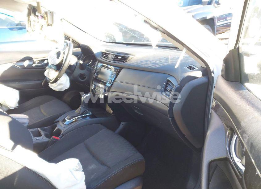 Photo 5 of 2020 Nissan Rogue SV FWD (VIN JN8AT2MT5LW041564)