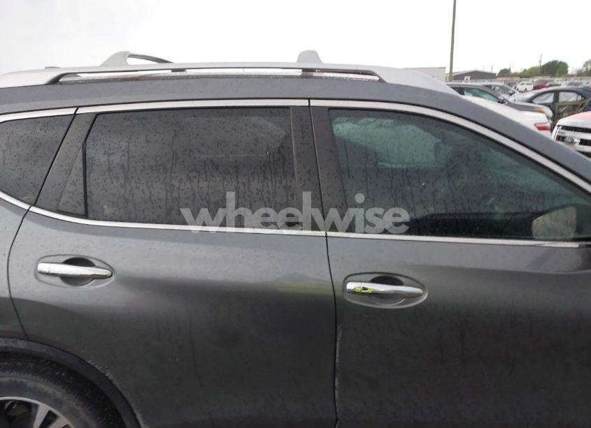 Photo 13 of 2017 Nissan Rogue SL (VIN JN8AT2MT6HW141146)