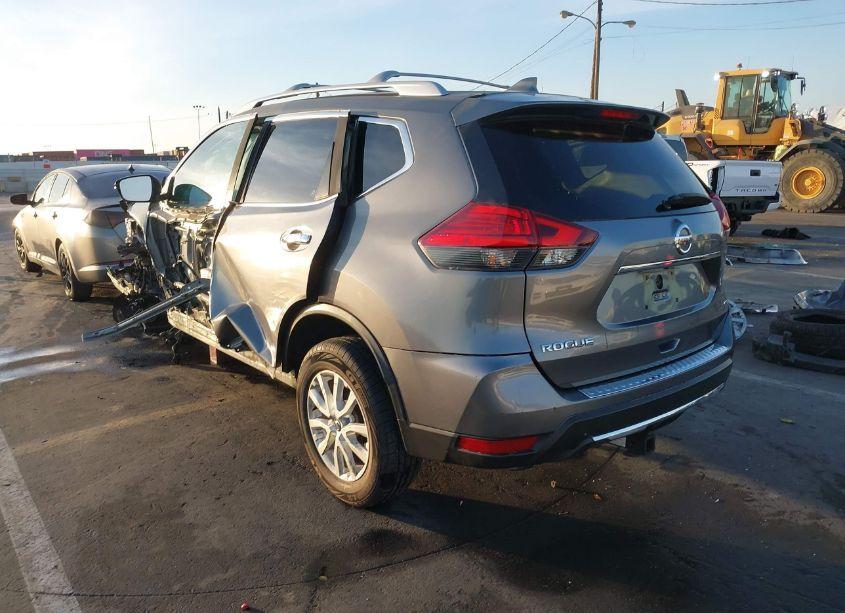 Photo 3 of 2017 Nissan Rogue SV (VIN JN8AT2MT6HW380695)