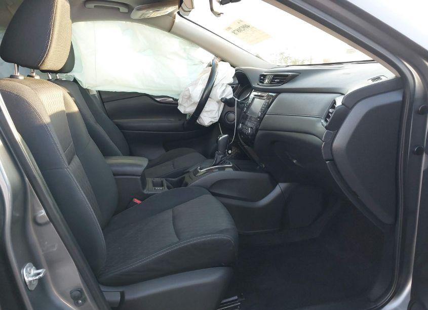 Photo 5 of 2017 Nissan Rogue SV (VIN JN8AT2MT6HW380695)