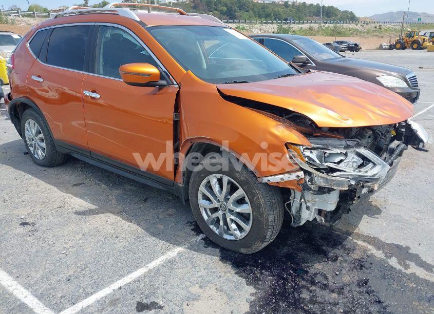 2017 Nissan Rogue SV (VIN JN8AT2MT6HW389252) main photo