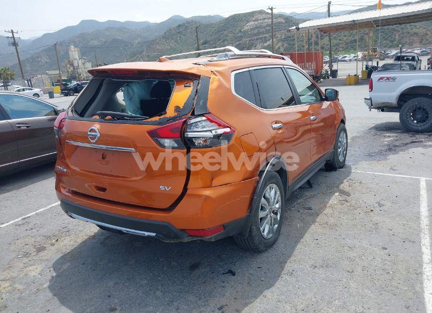 Photo 4 of 2017 Nissan Rogue SV (VIN JN8AT2MT6HW389252)