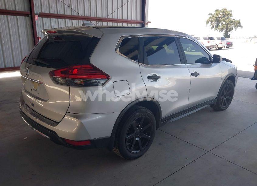 Photo 4 of 2017 Nissan Rogue S (VIN JN8AT2MT6HW390675)