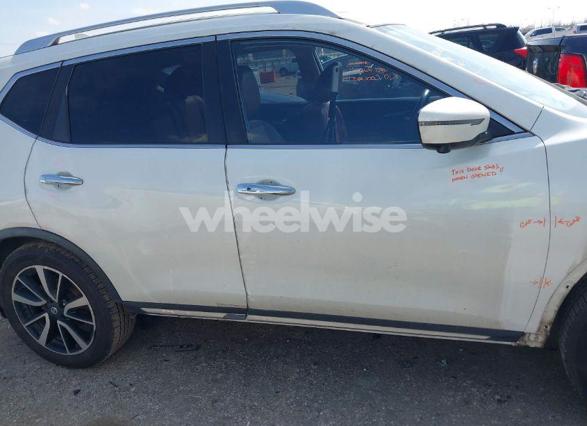 Photo 14 of 2018 Nissan Rogue SL (VIN JN8AT2MT6JW468040)