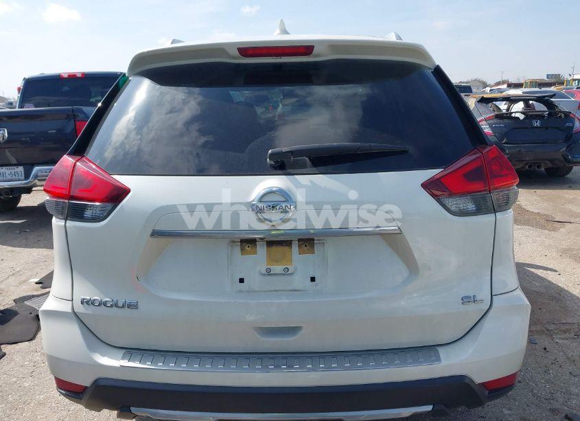Photo 17 of 2018 Nissan Rogue SL (VIN JN8AT2MT6JW468040)