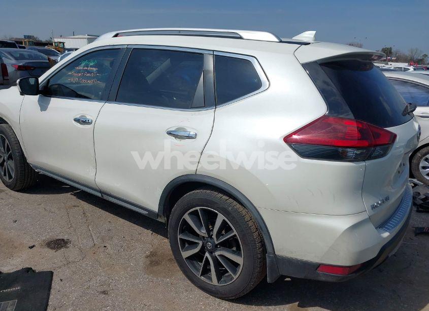 Photo 3 of 2018 Nissan Rogue SL (VIN JN8AT2MT6JW468040)