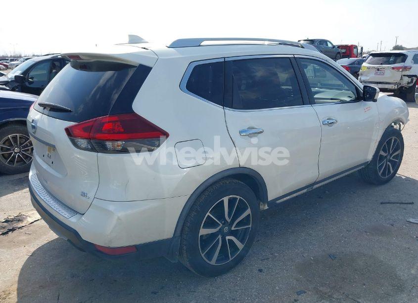 Photo 4 of 2018 Nissan Rogue SL (VIN JN8AT2MT6JW468040)