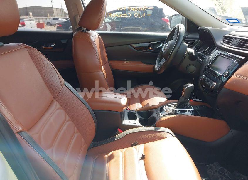 Photo 5 of 2018 Nissan Rogue SL (VIN JN8AT2MT6JW468040)