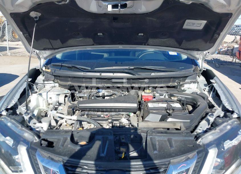 Photo 10 of 2018 Nissan Rogue SV (VIN JN8AT2MT6JW489101)