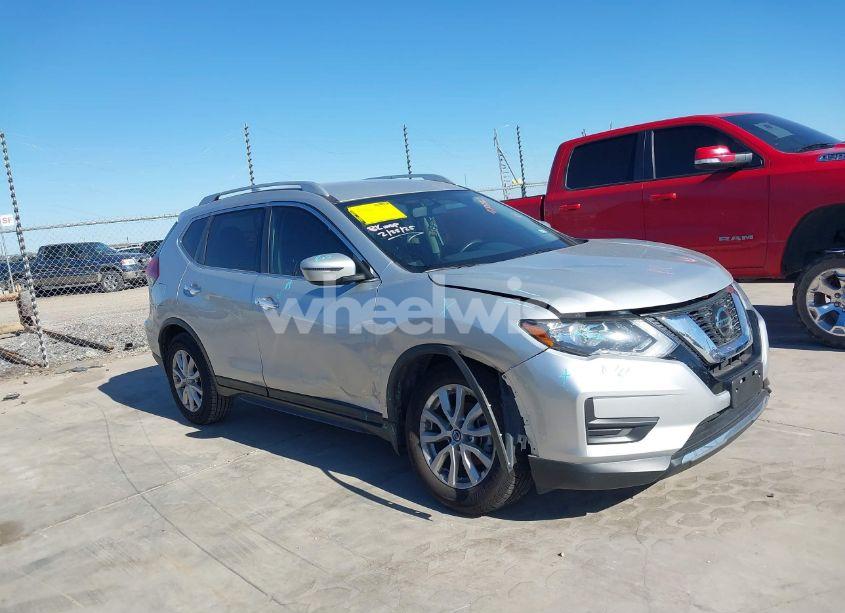 Photo 13 of 2018 Nissan Rogue SV (VIN JN8AT2MT6JW489101)