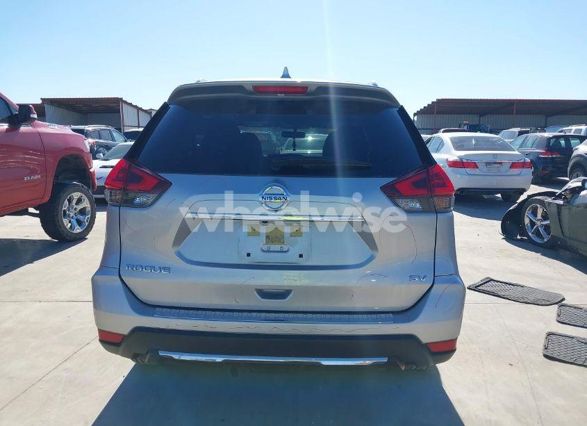 Photo 16 of 2018 Nissan Rogue SV (VIN JN8AT2MT6JW489101)