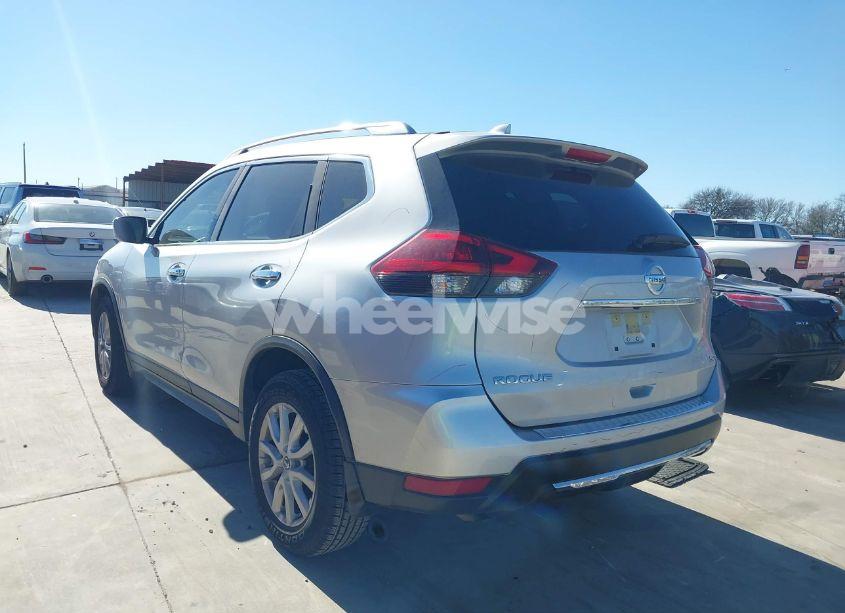 Photo 3 of 2018 Nissan Rogue SV (VIN JN8AT2MT6JW489101)
