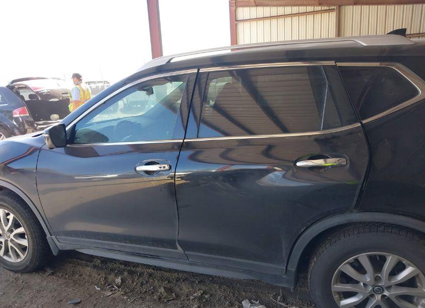 Photo 14 of 2018 Nissan Rogue SV (VIN JN8AT2MT6JW492533)