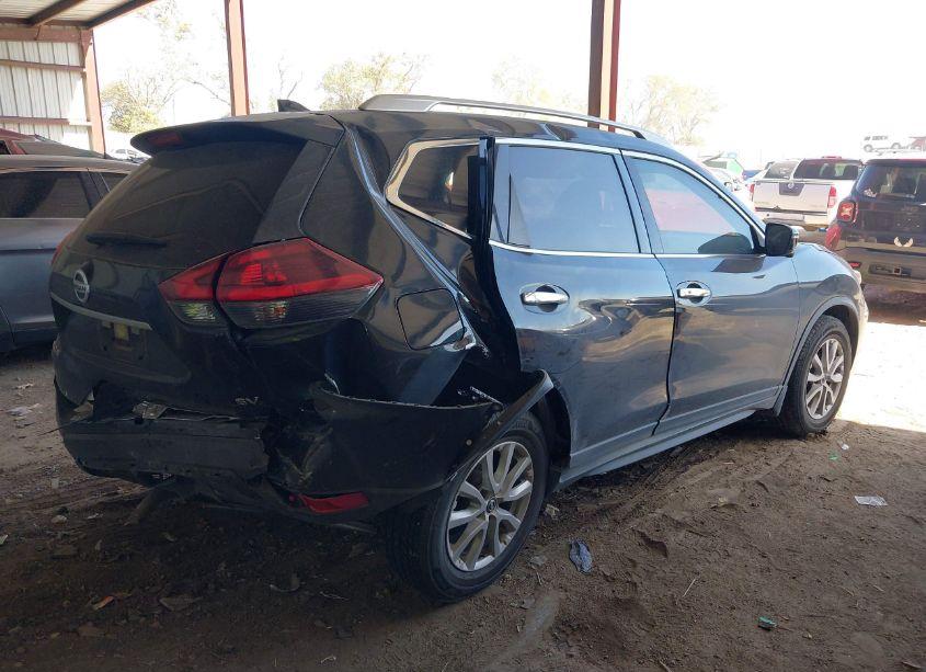 Photo 4 of 2018 Nissan Rogue SV (VIN JN8AT2MT6JW492533)