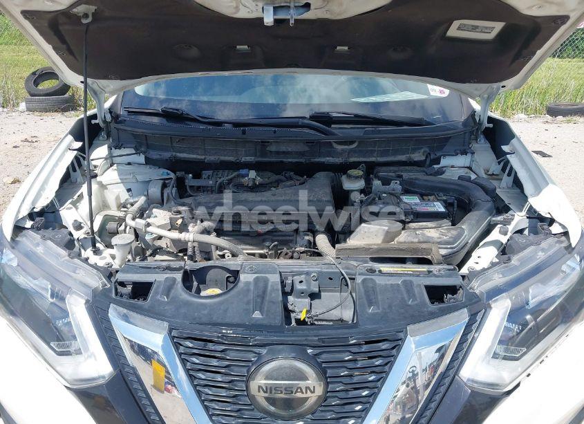 Photo 10 of 2019 Nissan Rogue SV (VIN JN8AT2MT6KW256210)