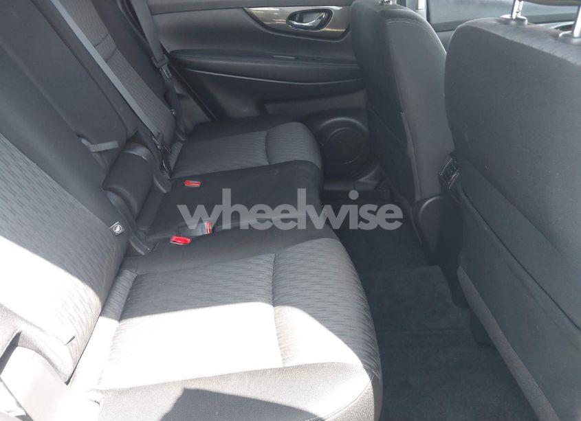 Photo 8 of 2019 Nissan Rogue SV (VIN JN8AT2MT6KW256210)