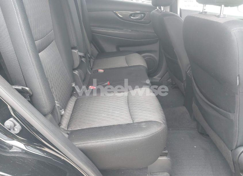 Photo 8 of 2019 Nissan Rogue SV (VIN JN8AT2MT6KW264968)