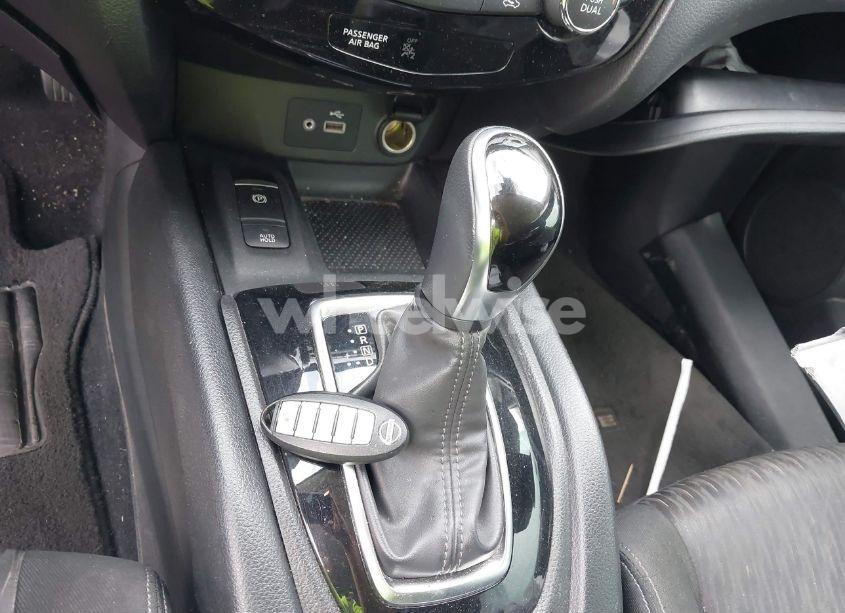 Photo 11 of 2019 Nissan Rogue SV (VIN JN8AT2MT6KW265473)