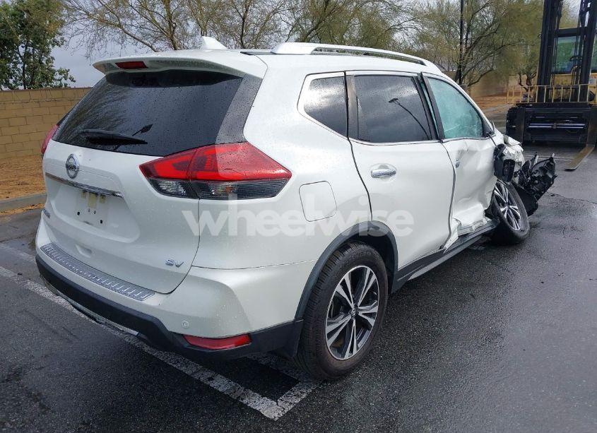 Photo 4 of 2019 Nissan Rogue SV (VIN JN8AT2MT6KW265473)