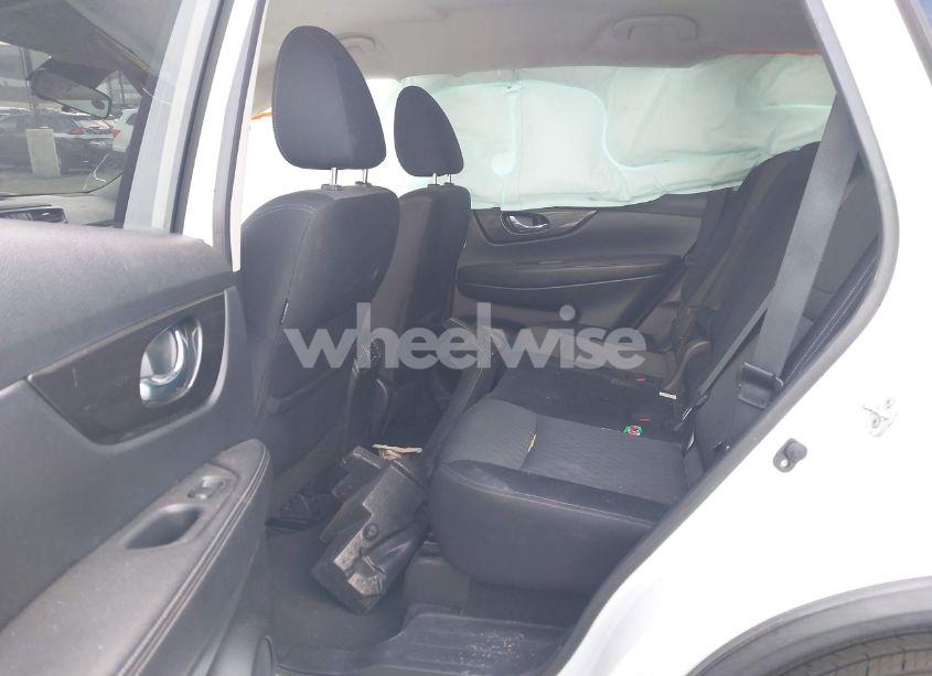 Photo 5 of 2019 Nissan Rogue SV (VIN JN8AT2MT6KW265473)