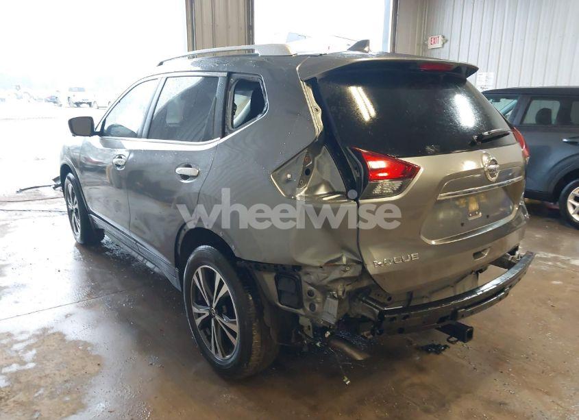 Photo 3 of 2019 Nissan Rogue SV (VIN JN8AT2MT6KW504908)