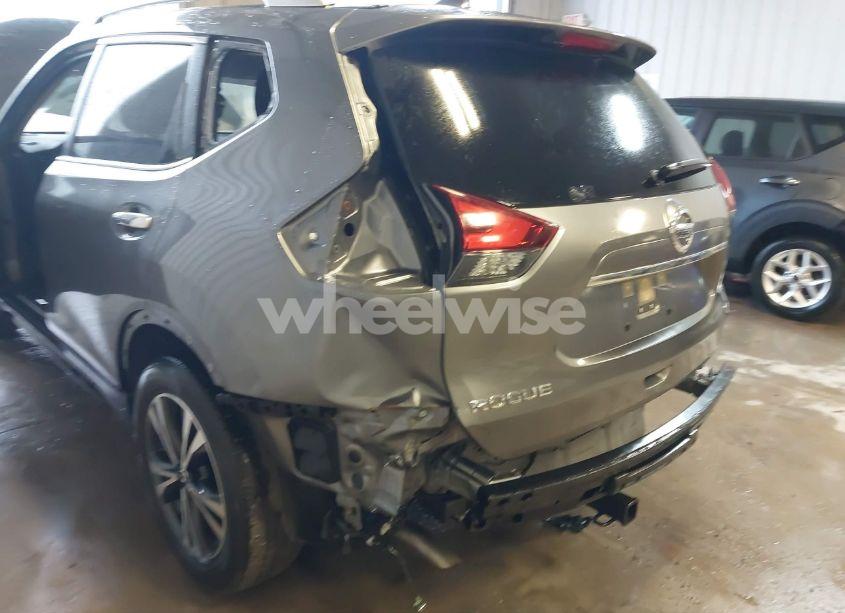 Photo 6 of 2019 Nissan Rogue SV (VIN JN8AT2MT6KW504908)