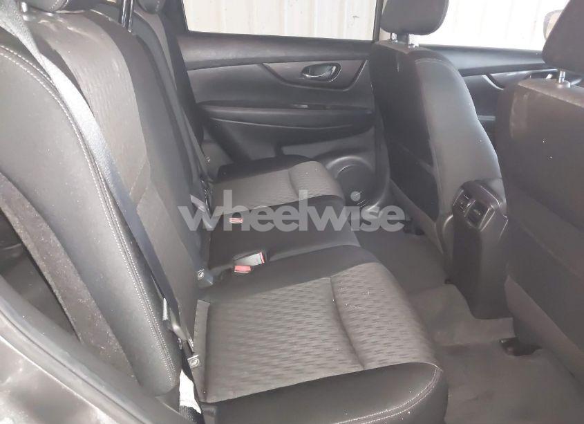 Photo 8 of 2019 Nissan Rogue SV (VIN JN8AT2MT6KW504908)