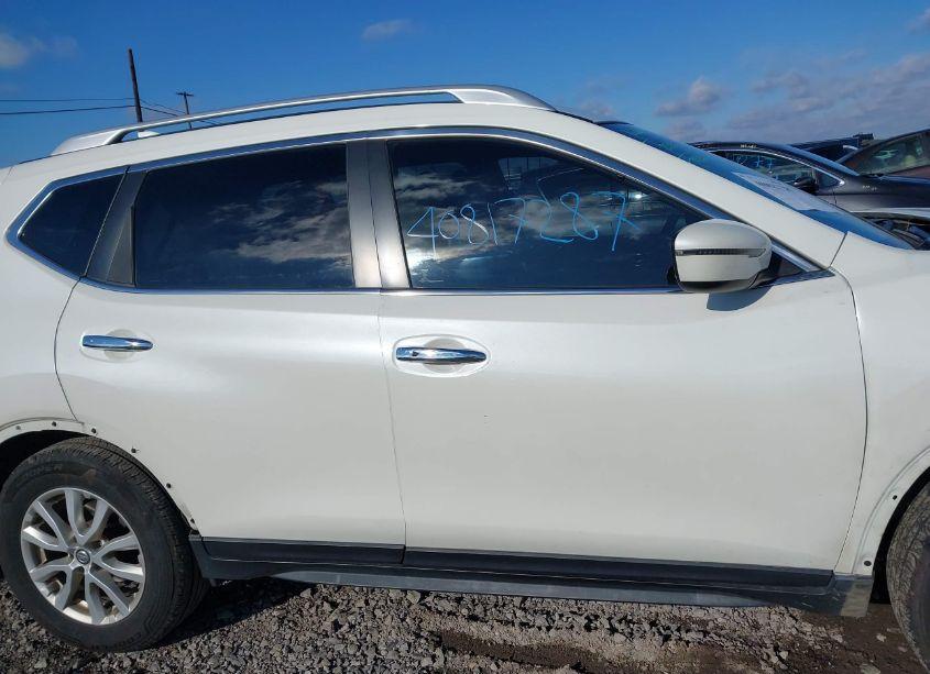 Photo 13 of 2020 Nissan Rogue SV FWD (VIN JN8AT2MT6LW033764)