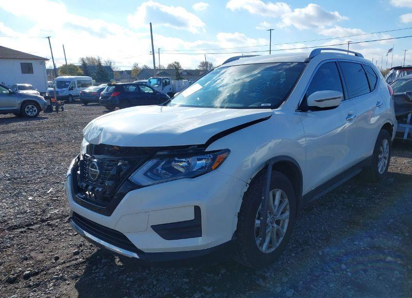 Photo 2 of 2020 Nissan Rogue SV FWD (VIN JN8AT2MT6LW033764)