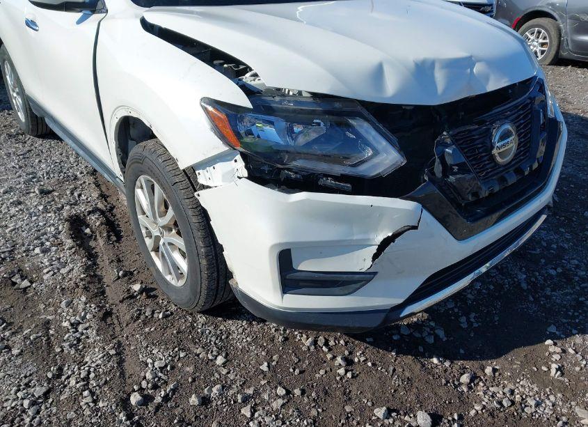 Photo 6 of 2020 Nissan Rogue SV FWD (VIN JN8AT2MT6LW033764)