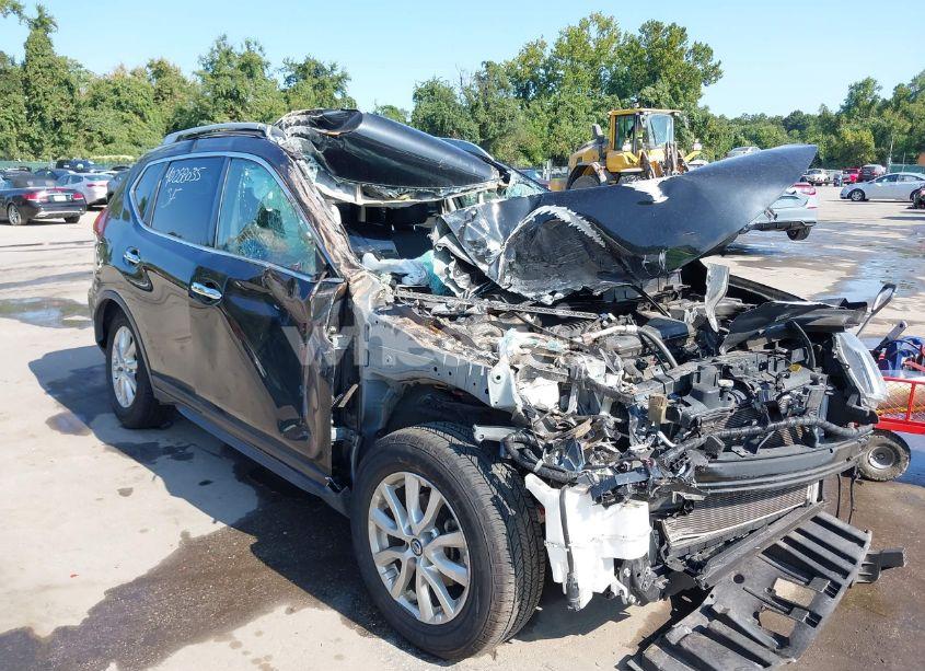 2020 Nissan Rogue SV FWD (VIN JN8AT2MT6LW043310) main photo