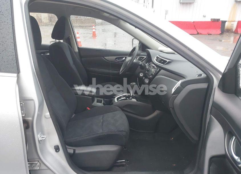 Photo 5 of 2016 Nissan Rogue S (VIN JN8AT2MT7GW021404)