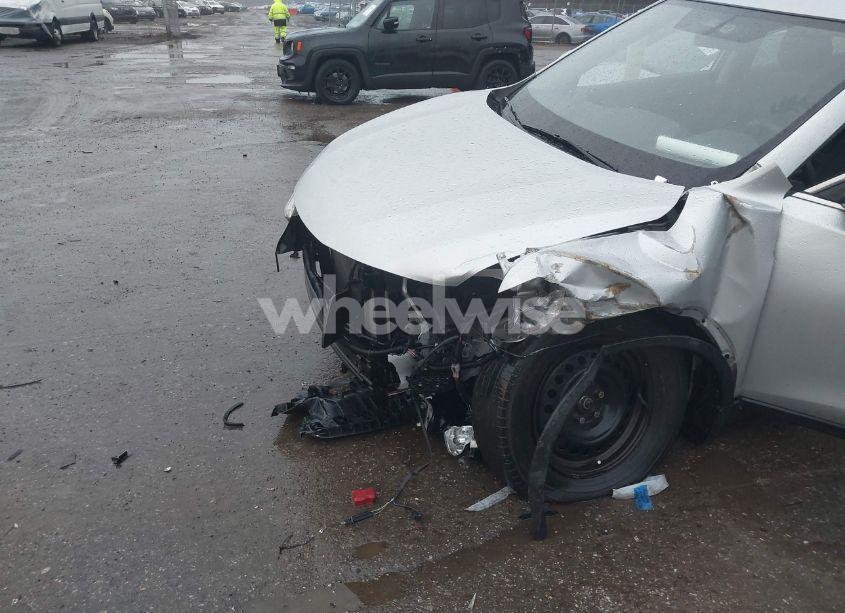 Photo 6 of 2016 Nissan Rogue S (VIN JN8AT2MT7GW021404)