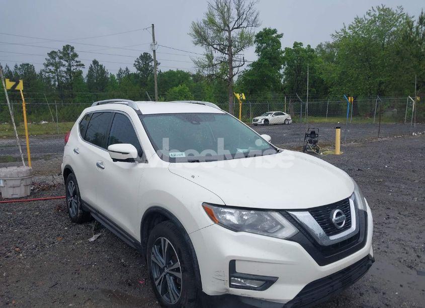 2017 Nissan Rogue SL (VIN JN8AT2MT7HW132455) main photo