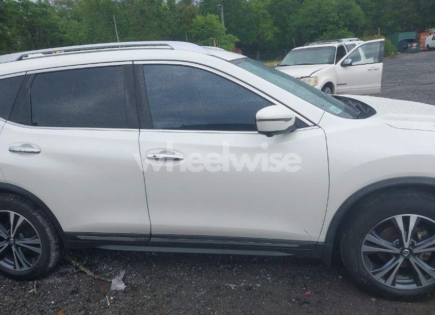 Photo 13 of 2017 Nissan Rogue SL (VIN JN8AT2MT7HW132455)