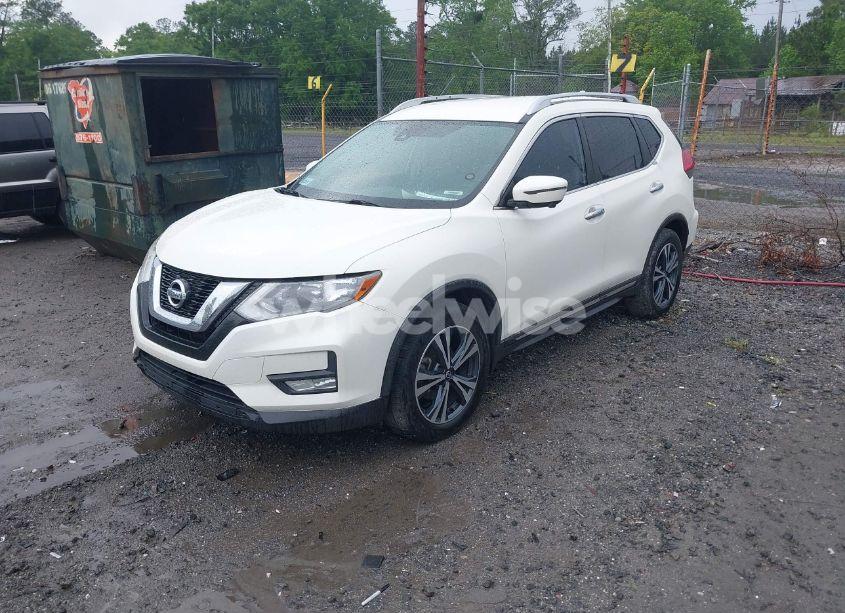 Photo 2 of 2017 Nissan Rogue SL (VIN JN8AT2MT7HW132455)