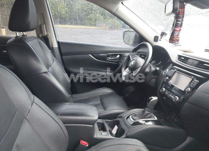 Photo 5 of 2017 Nissan Rogue SL (VIN JN8AT2MT7HW132455)