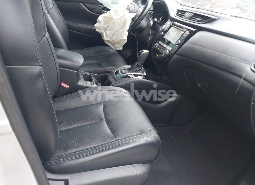 Photo 5 of 2017 Nissan Rogue SL (VIN JN8AT2MT7HW143178)