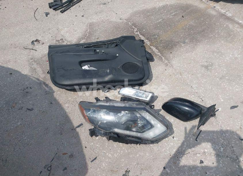 Photo 12 of 2017 Nissan Rogue SV (VIN JN8AT2MT7HW153600)