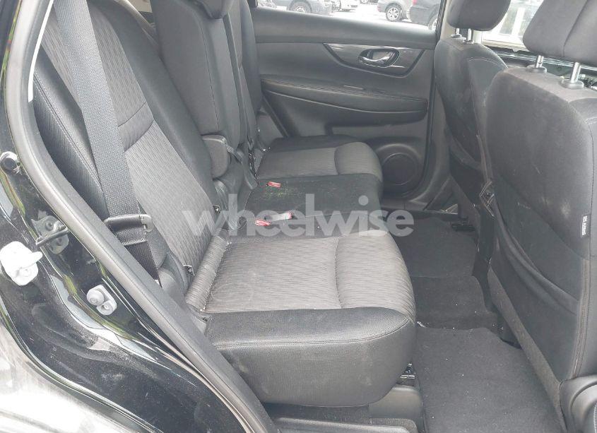 Photo 8 of 2017 Nissan Rogue SV (VIN JN8AT2MT7HW153600)