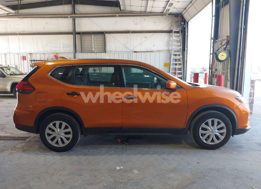 Photo 13 of 2017 Nissan Rogue S (VIN JN8AT2MT7HW398834)