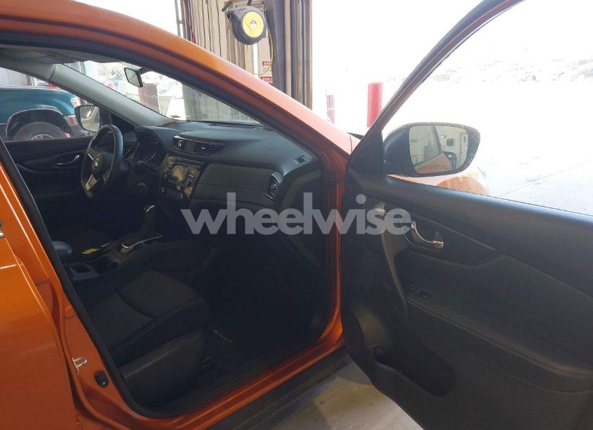 Photo 5 of 2017 Nissan Rogue S (VIN JN8AT2MT7HW398834)