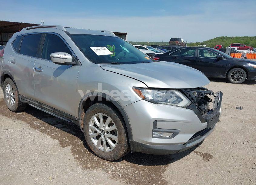 2017 Nissan Rogue SV (VIN JN8AT2MT7HW398915) main photo