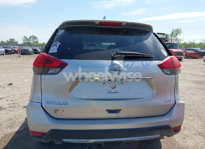 Photo 16 of 2017 Nissan Rogue SV (VIN JN8AT2MT7HW398915)